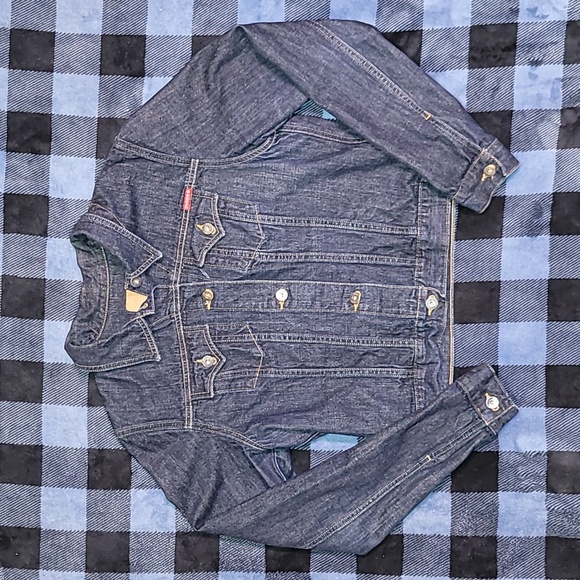 Guess Jackets & Blazers - Y2k. Guess. Denim Jacket. Like-new.  Women's size XL